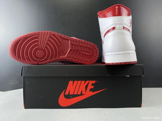 Cheap Air Jordan Red 555088-103 1 Retro Metallic (2017) 0724